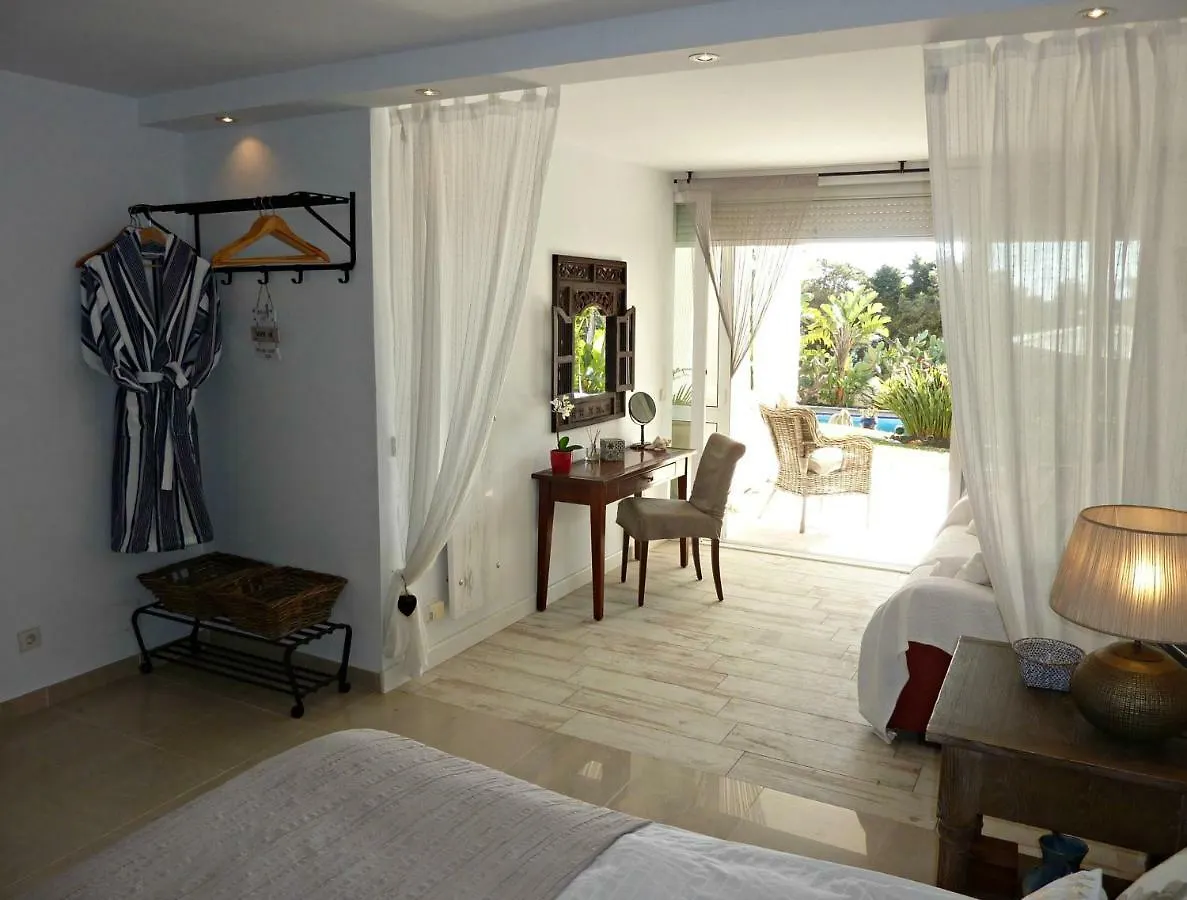 Villa Breeze Boutique Guest Rooms, Marbella 4*,