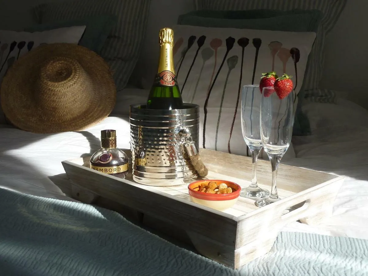 Villa Breeze Boutique Guest Rooms, Marbella 4*,  España