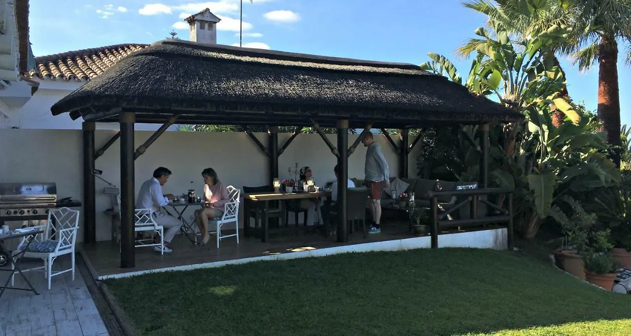 Villa Breeze Boutique Guest Rooms, Marbella Bed and breakfast