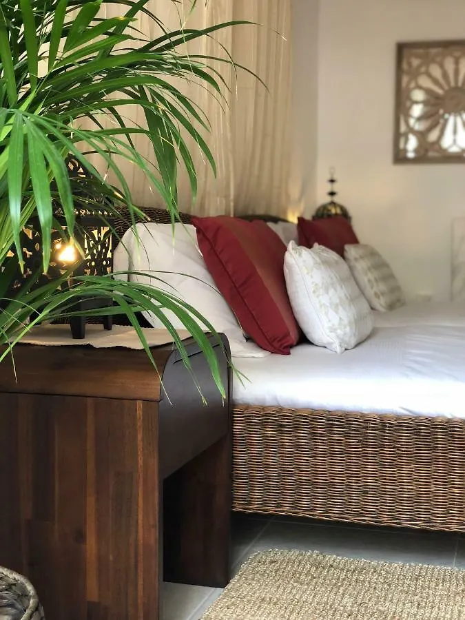 Villa Breeze Boutique Guest Rooms, Marbella Bed & Breakfast